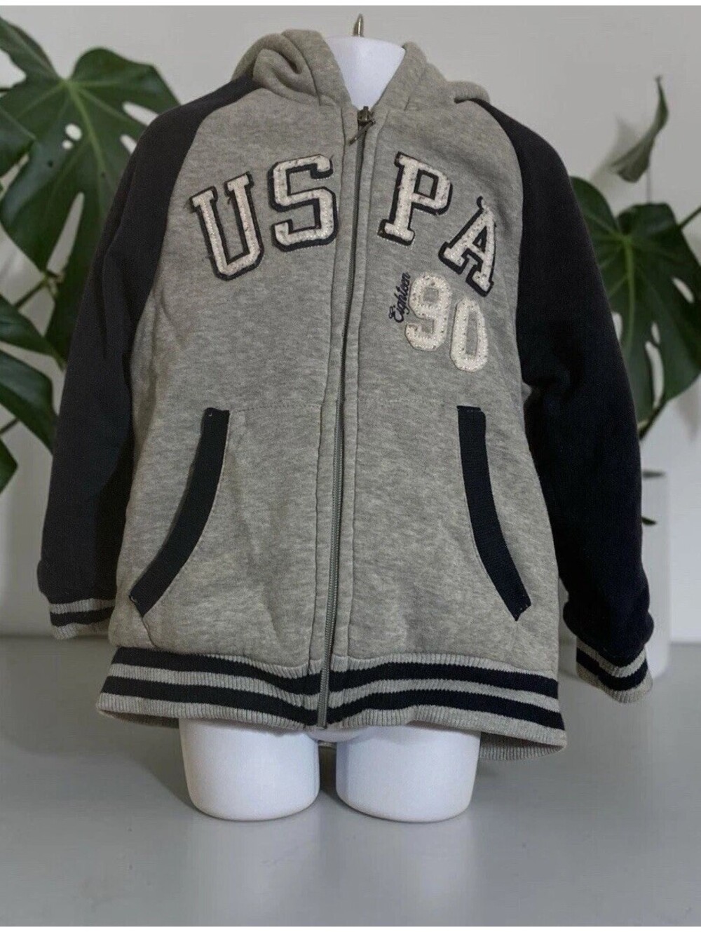 Boys US Polo Assn Gray Long Sleeve Zip Front Hooded Sweater Jacket Sz 7